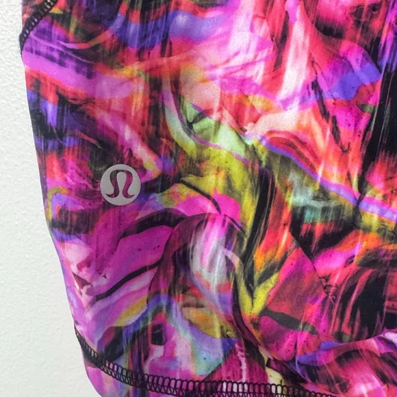 Lululemon Fast & Free High-Rise Crop 8" Shorts in Hyper Flow Pink Multi Pattern - Picture 6 of 9